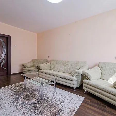 Spacious On Masherova Apartment Minsk