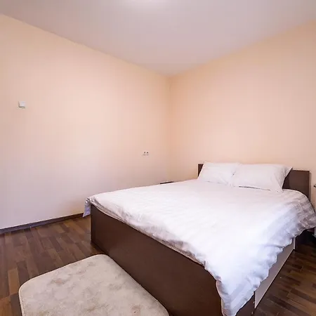 Spacious On Masherova Apartment