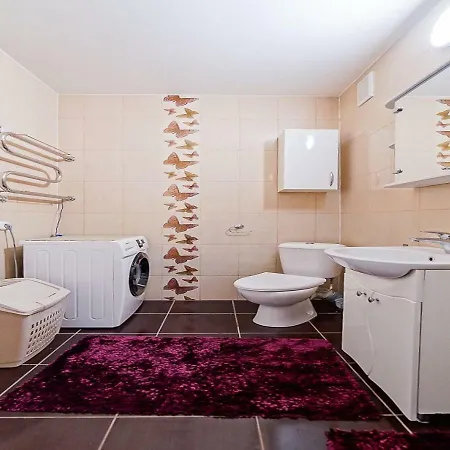 Spacious On Masherova Apartament